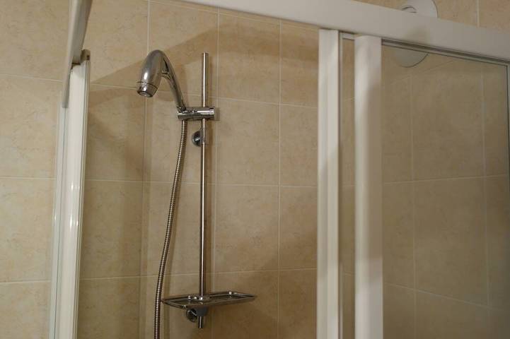 Appartement entier, Calvi 2P climatisé wifi +terrasse+parking à 100m de la plage et des commerces in Calvi, Région de Calvi