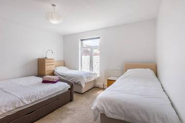 Holiday Home for 6 People in Chichester, West Sussex, Photo 4