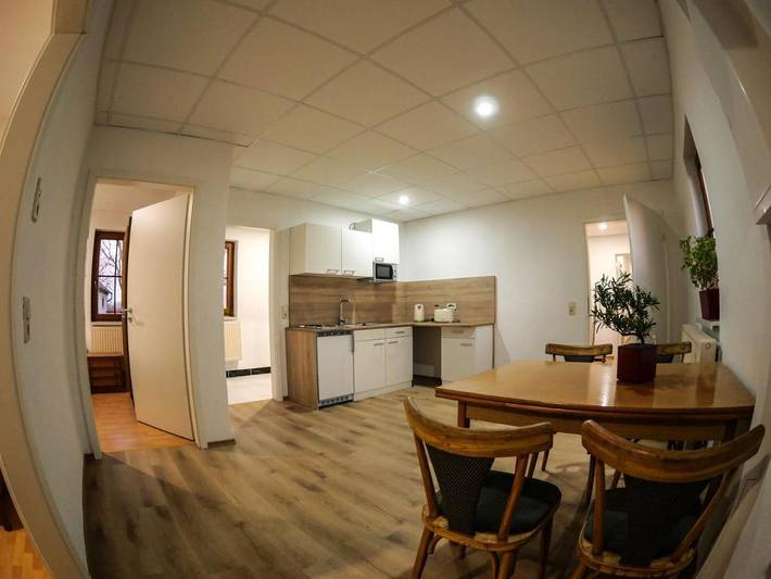 Gîte pour 3 personnes, avec vue et jardin à Borna