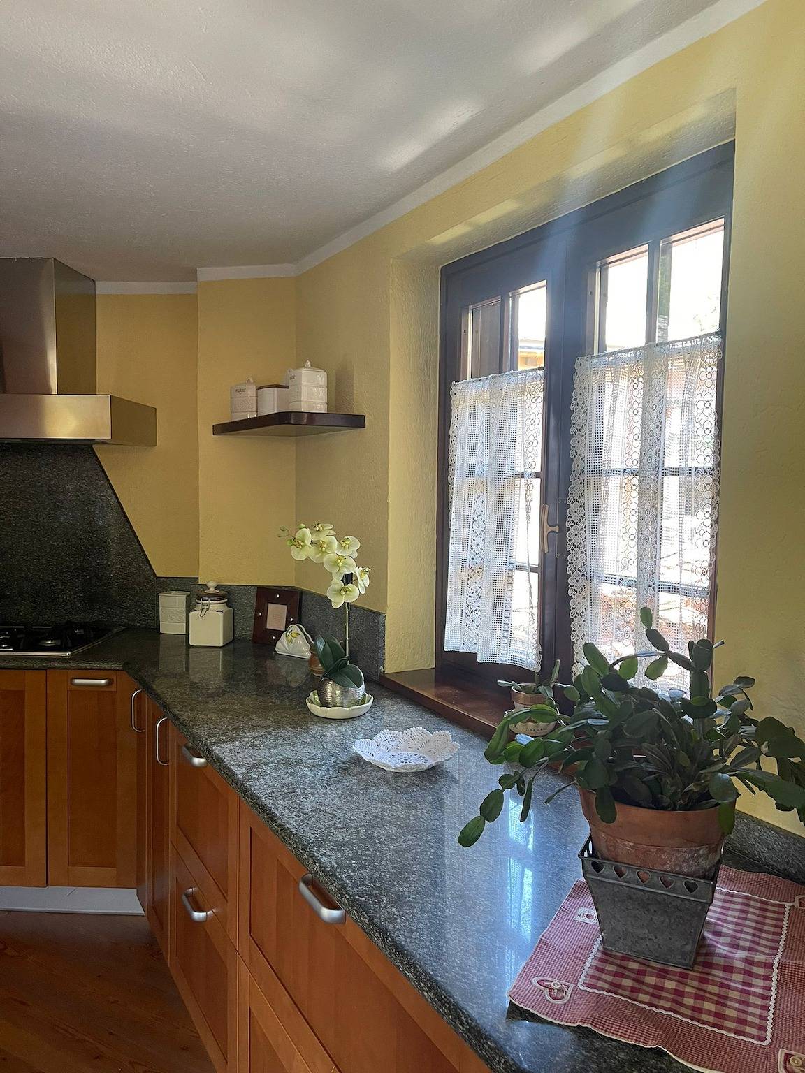 Appartamento intero, Appartamento "Lo Soleil" con vista sulle montagne, giardino e Wi-Fi in Arvier, Comune di Arvier