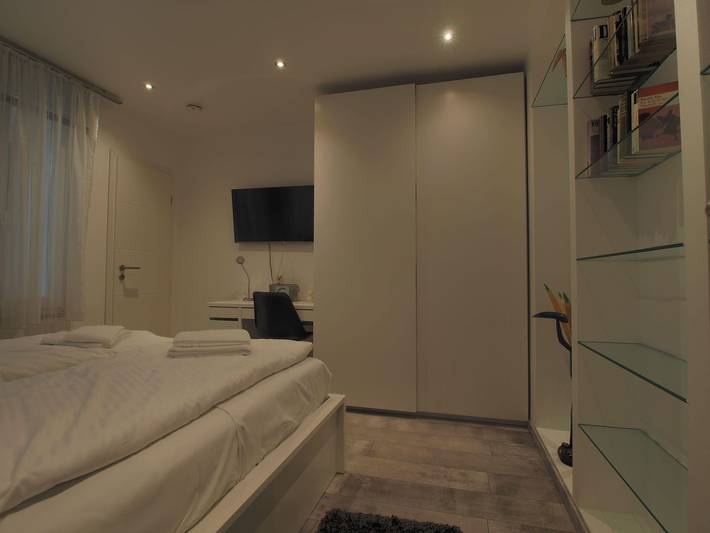 Ganze Wohnung, 3-Zimmer-Ferienwohnung – 60 m², Erdgeschoss, Wlan & Hund, zentrale Lage in Warnemünde Strand, Rostock