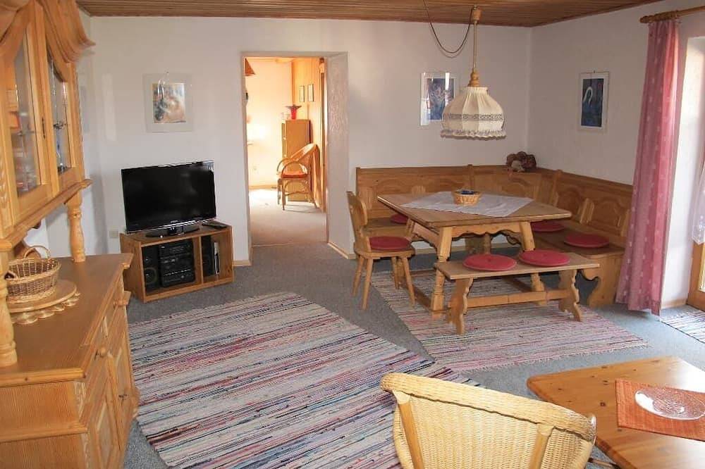 Ganze Wohnung, 82qm große Ferienwohnung für 6 bis 8 Personen mit zwei Schlafzimmern in Haidmühle, Ostbayern