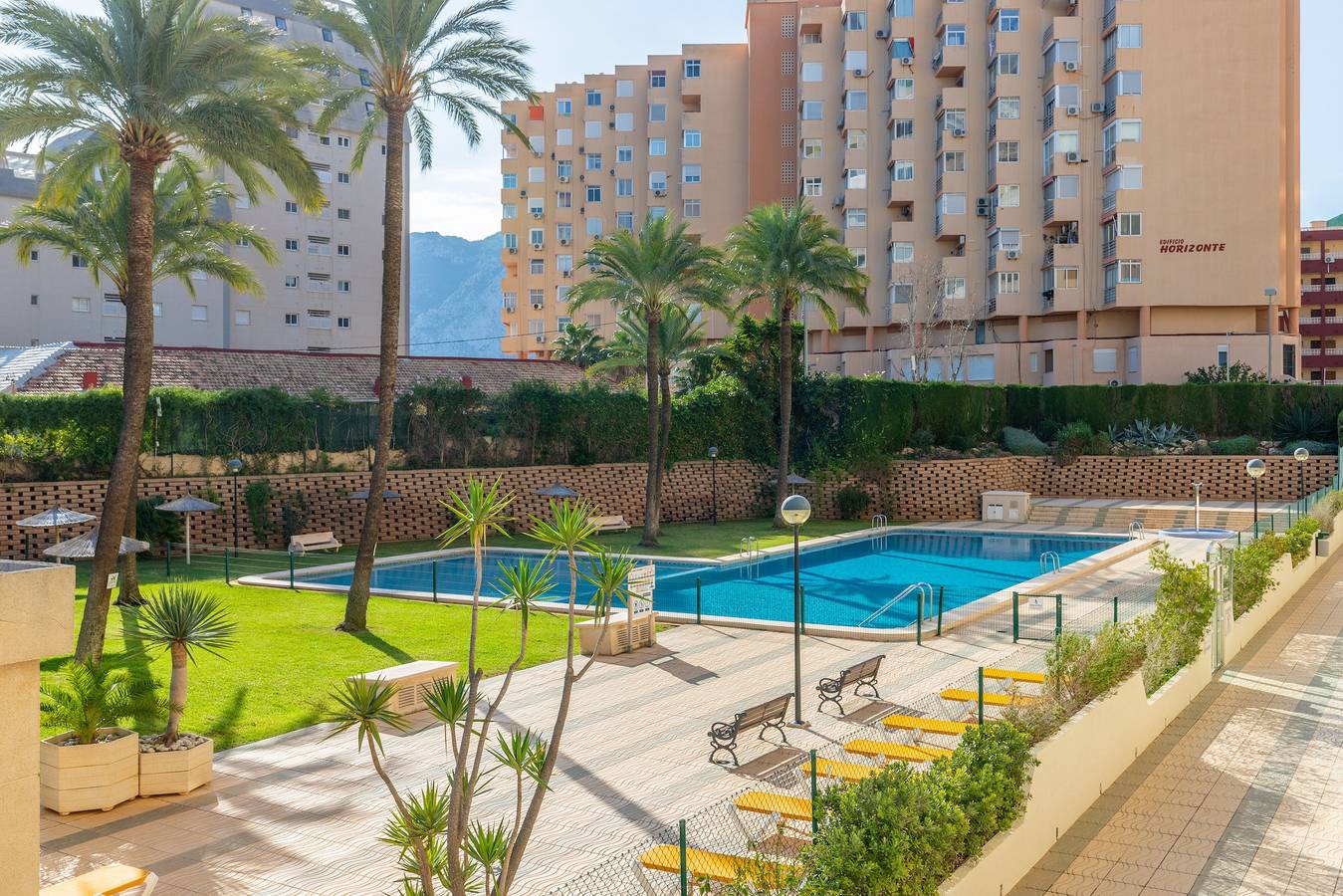 Apartamento entero, Apartamento 'Calp Place Wifi Fibra' con vistas al mar, Wi-Fi y aire acondicionado in Playa la Fossa, Calpe