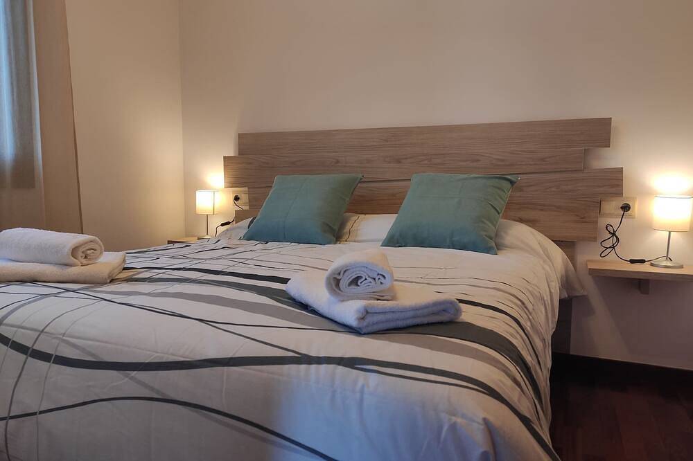 Entire apartment, Paratge Fabas - Coll Pregon in Molló, Catalan Pyrenees