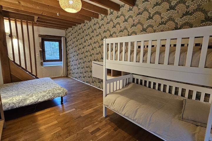 Location de vacances pour 12 personnes, avec jardin à Vault-de-Lugny - 4