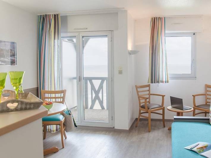 Pierre & Vacances Résidence Les Tamaris - Studio 4 personen - Studio - 1 Schlafalkoven - Terrasse oder Balkon in Trouville-sur-Mer, Lisieux und Umgebung
