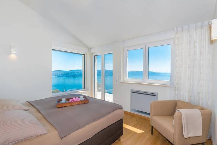 New! Spacious, luxurious villa with a magnificent ocean view! Sauna/Pool Heating in Rabac, Eastcoast Istria