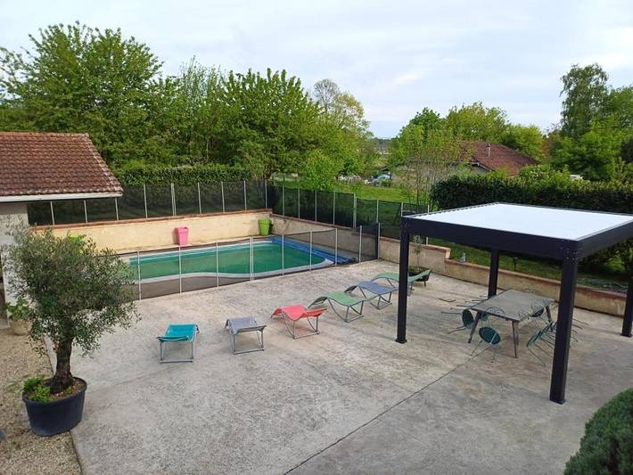 Location de vacances pour 6 personnes, avec piscine et terrasse à Foissiat - 4