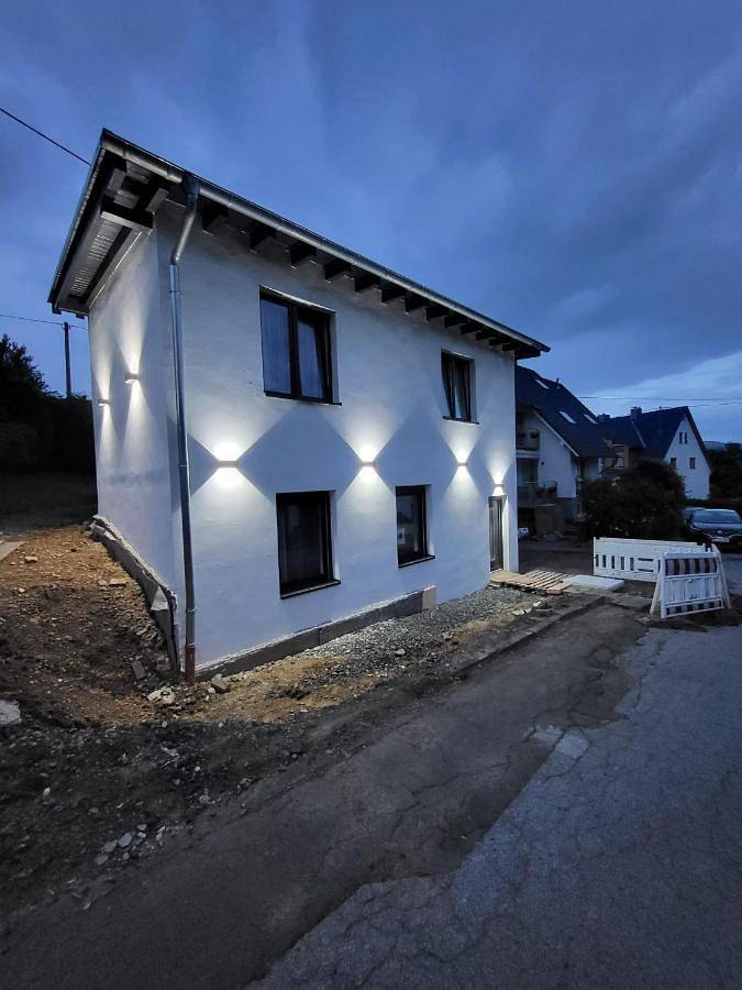 Ferienwohnung für 4 Personen, mit Terrasse und Garten sowie Ausblick in Kreuztal