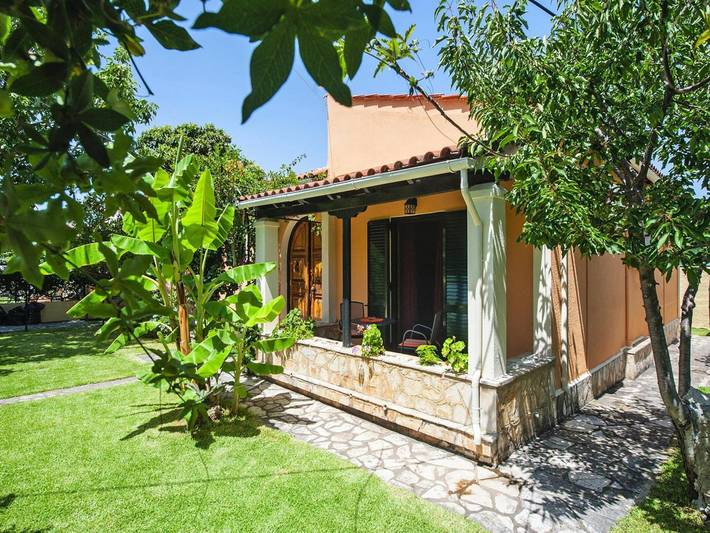 Location de vacances pour 5 personnes, avec Terrasse et Jardin dans Acharavi