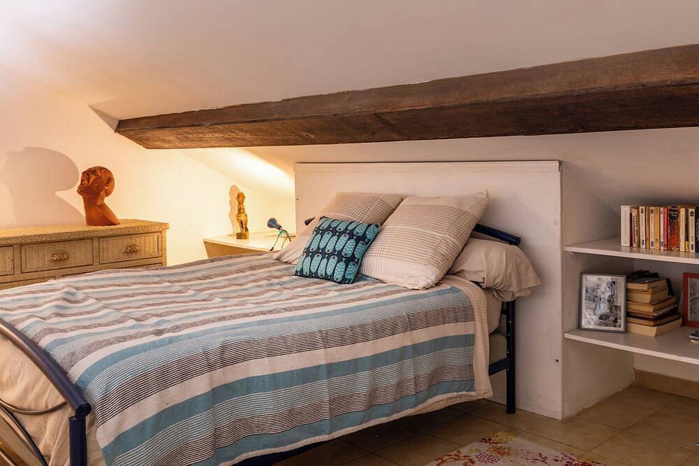 Entire apartment, Casa Erbalunga – Au cœur du village, proche du port et de la plage in Erbalunga, Brando