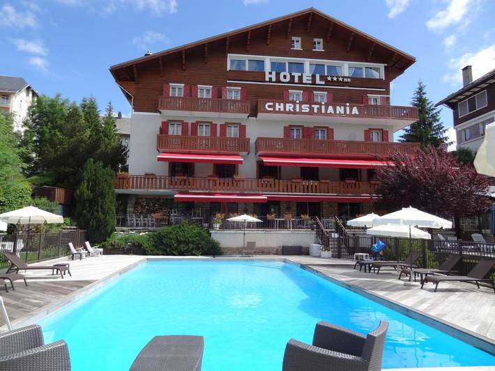 Hôtel pour 5 personnes, avec piscine et jardin