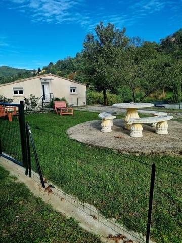 Gîte pour 2 personnes, avec jardin, animaux acceptés à Sumène