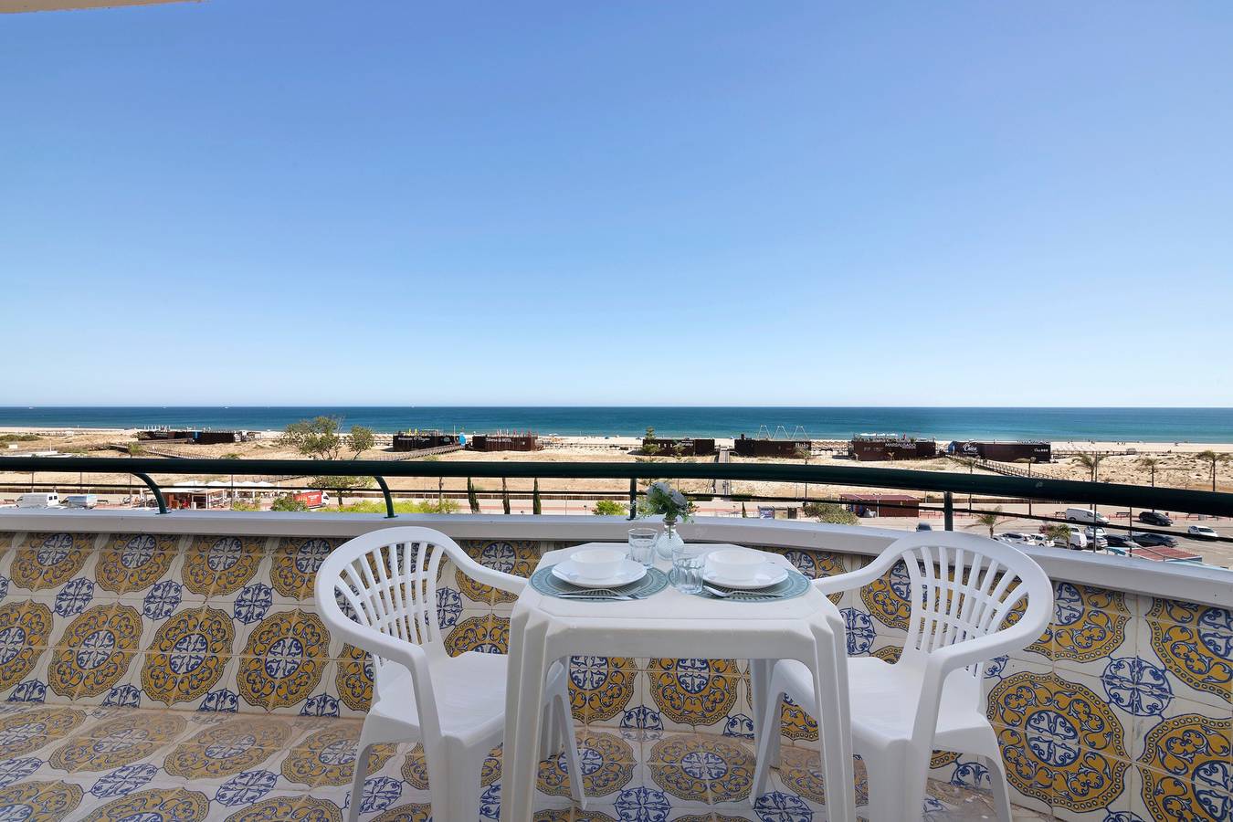 Apartamento inteiro, Apartamento 'Varanda do Mar' com Vista Mar, Wi-Fi e Ar Condicionado in Monte Gordo, Distrito de Faro