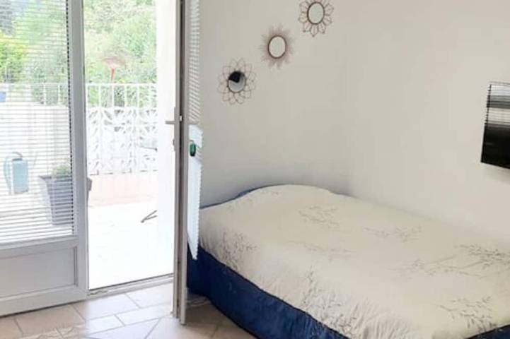 Location de vacances pour 10 personnes, avec jardin à Sabran - 4