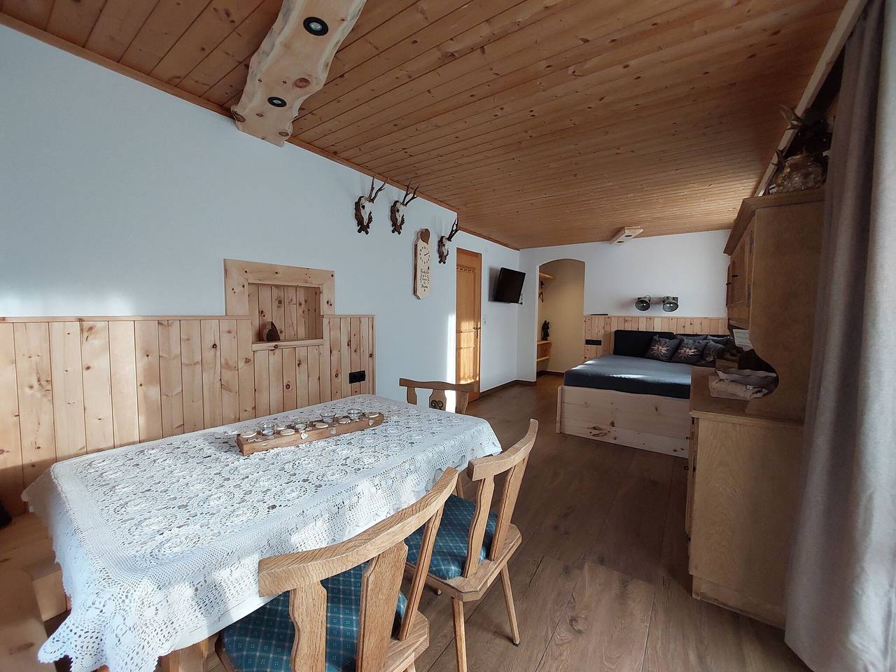 Ganze Wohnung, Hütte in Hochfügen nahe Skipisten in Hochfügen, Ski-Optimal Hochzillertal