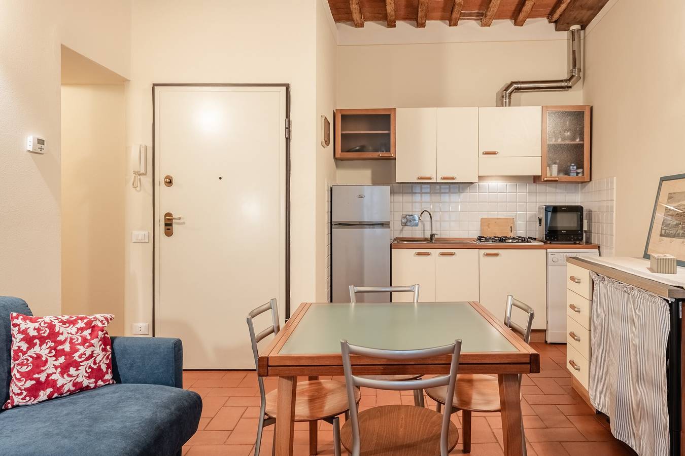 Appartamento intero, Appartamento 'Via Abbi Pazienza Guest House' con Wi-Fi e Aria Condizionata in Pistoia, Provincia di Pistoia