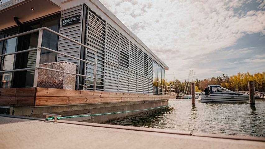 Boot für 4 Personen, mit Terrasse und Seeblick in Peenemünde