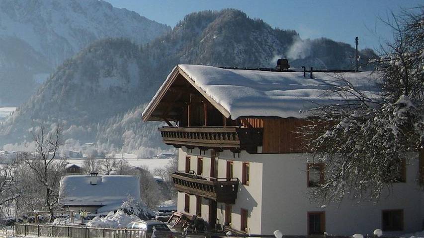 Bauernhof für 4 Personen, mit Garten und Ausblick sowie Terrasse in Walchsee