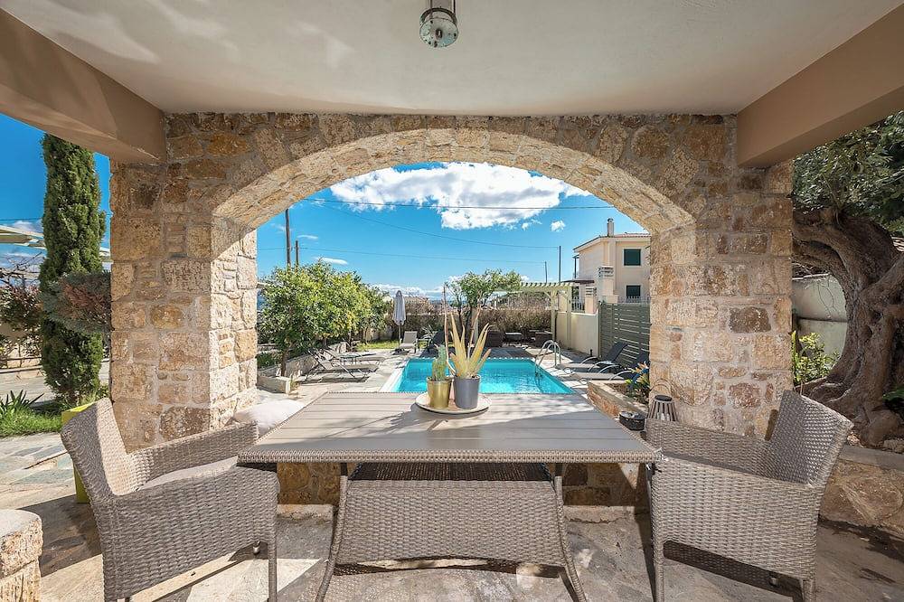 Ganze Wohnung, Family Apartment With Private Swiming Pool In Vravrona in Artemida, Regionalbezirk Ostattika