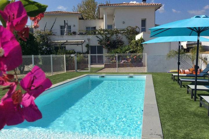 Villa pour 6 personnes, avec jardin et jacuzzi