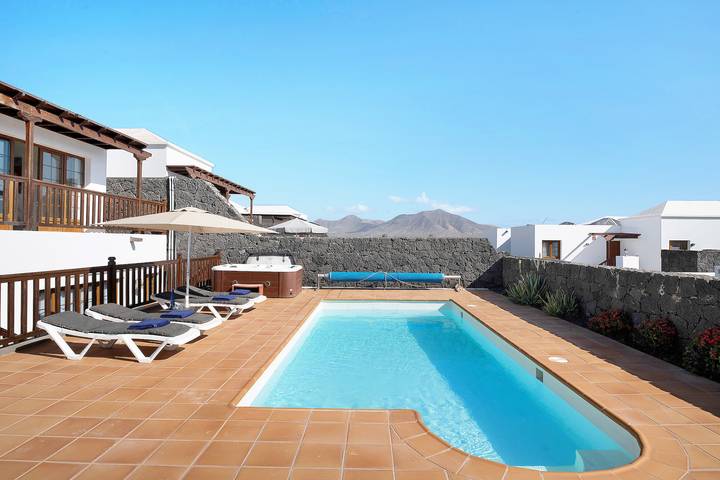 Chalet para 8 personas, con jardín y jacuzzi en Lanzarote - 2