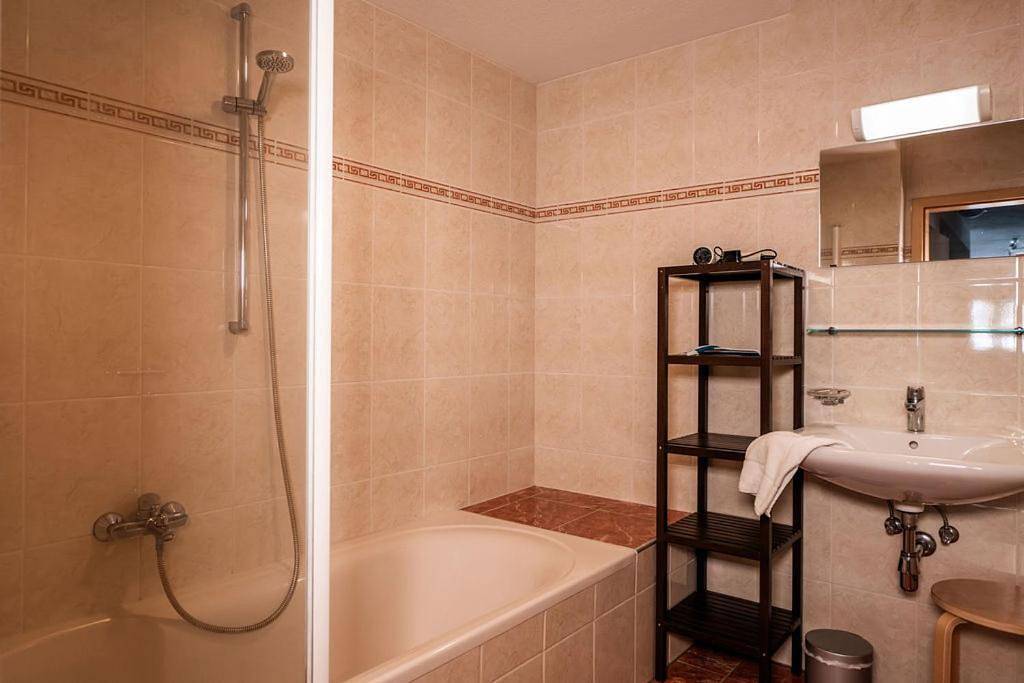 Geheel appartement, Chalet zur Rose in Lechtal Alps, Berwang