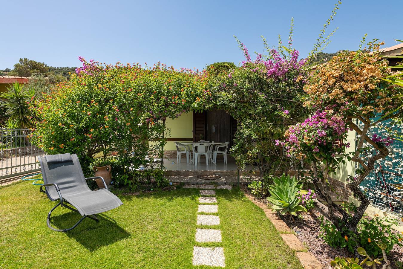Ferienhaus 'La Casa di Silvia' mit Meerblick, Garten und privater Terrasse in Costa Rei, Muravera