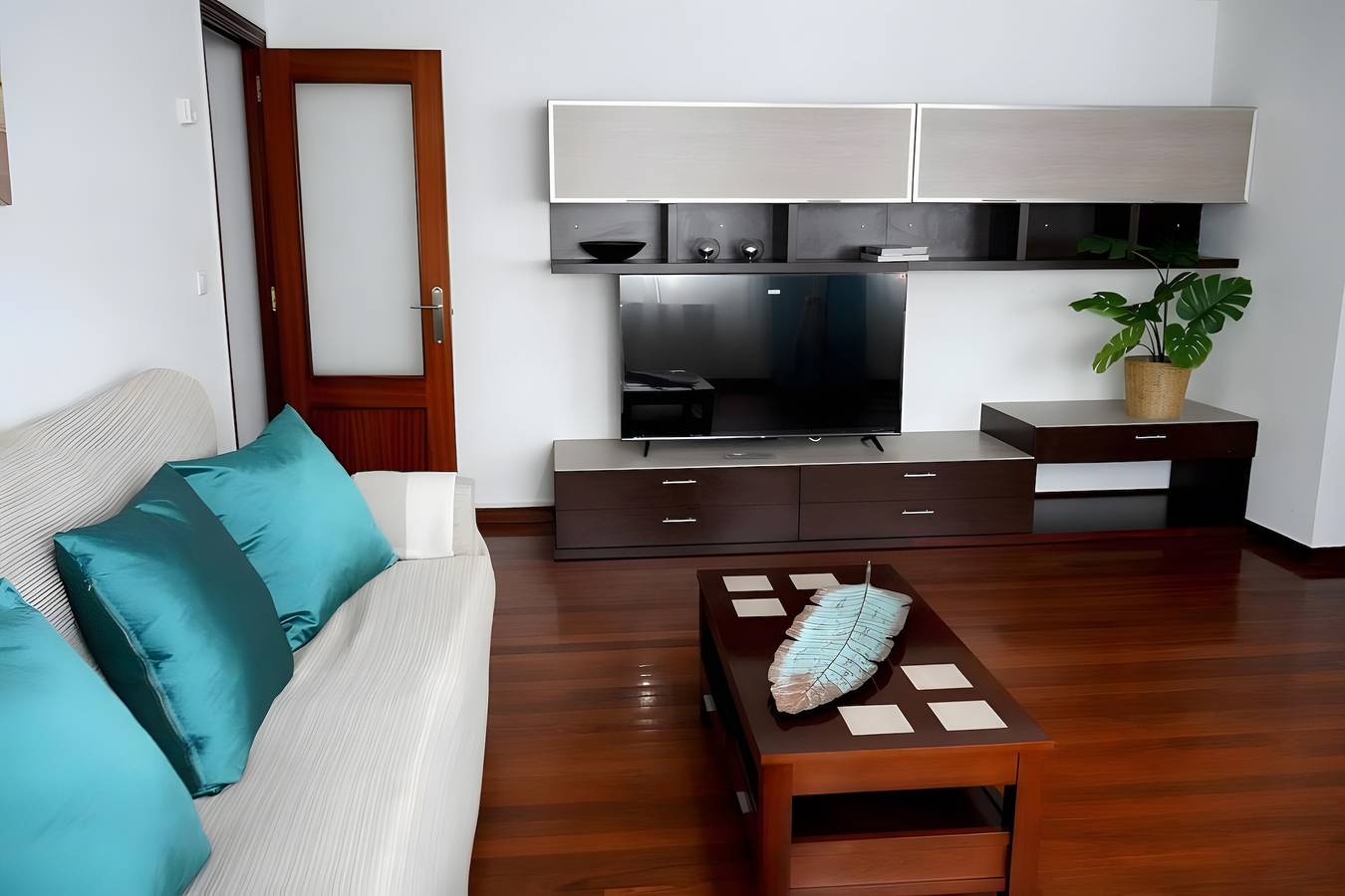 Apartamento entero, Bajo con jardín 'Costa Quebrada' in Liencres, Piélagos