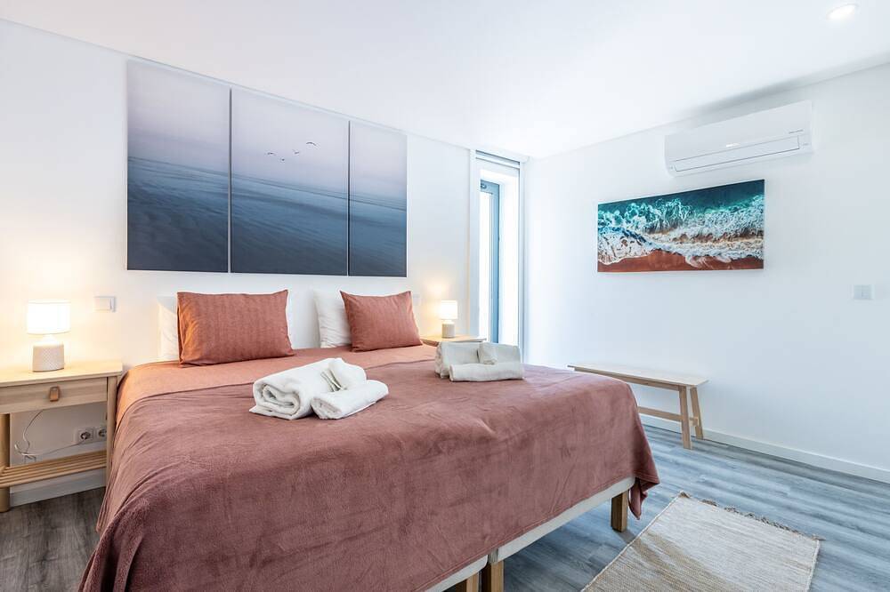 Ganze Wohnung, Frontline Seaview Apartment in Praia da Salema, Naturpark Südwest-Alentejo und Costa Vicentina