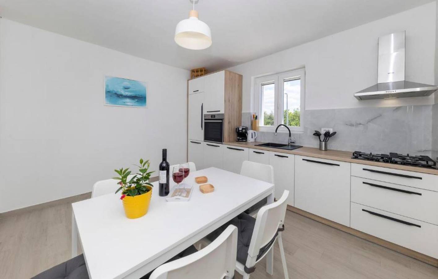 Geräumige 2-Zimmer-Wohnung mit Terrasse und WLAN – ideal für Ihren Kurzurlaub! in Nin, Zadar