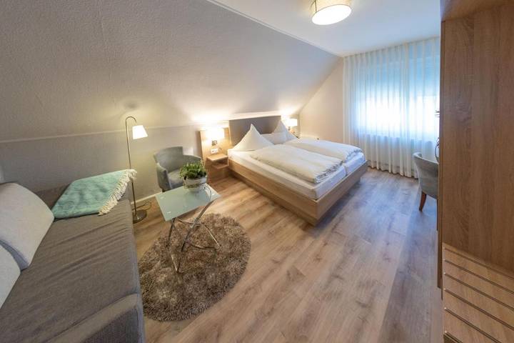BnB für 3 Personen, mit Pool und Ausblick in Minden