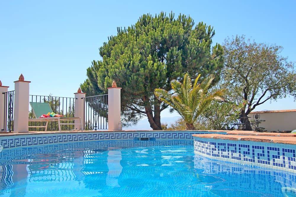 Casa Rural para 4 Personas en Canillas de Aceituno, Provincia de Málaga