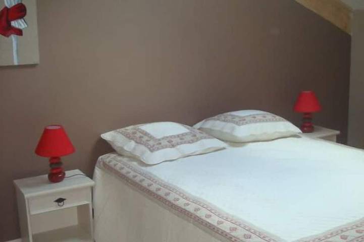 Location de vacances pour 5 personnes, avec terrasse et jardin à Le Grand-Serre - 2