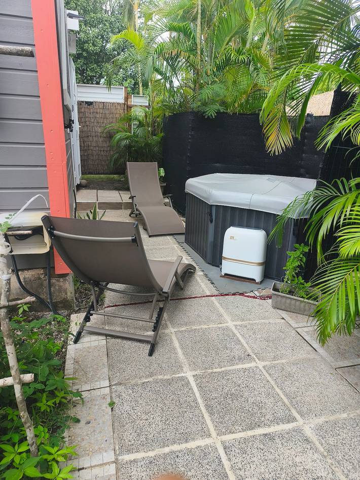 Bungalow intimiste à Deshaies avec jacuzzi in Plage de Ferry, Deshaies