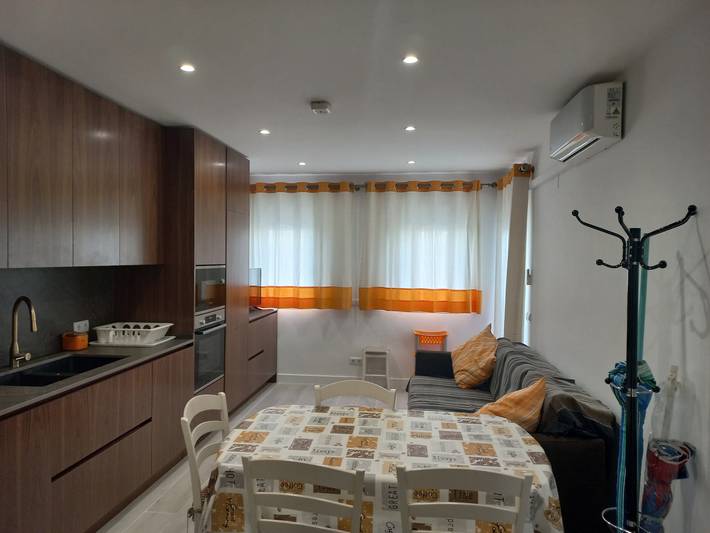 Apartamento inteiro, Apartamento "Regueiró Quarteira Beach" com Wi-Fi, A/C, Varanda & Terraço in Cavacos, Quarteira