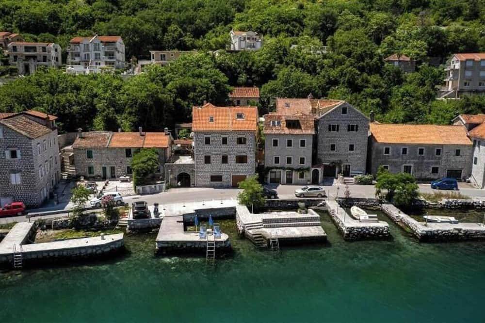 Historic Waterfront House — Authentic Stone Gem on the Stunning Bay of Kotor in Muo, Bay of Kotor
