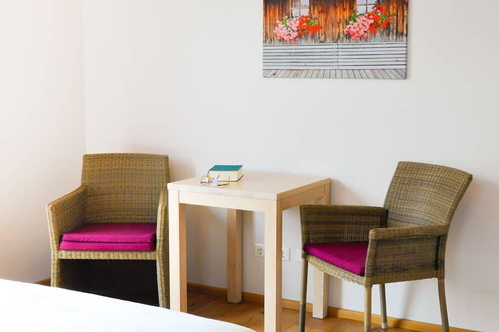 Spacious holiday home - walk to the lake - sauna - Utting am Ammersee in Utting, Ammersee