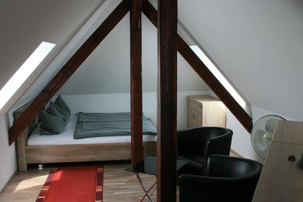 Ganze Wohnung, Apartment-Standard-Eigenes Badezimmer-Gartenblick-Maisonette in Bad Nenndorf, Landkreis Schaumburg