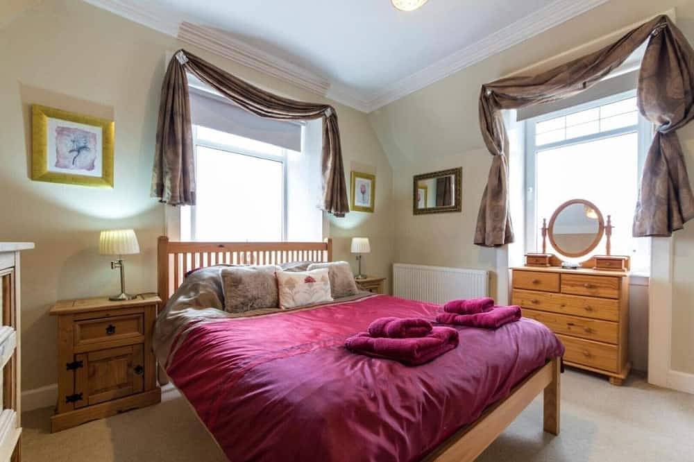 The Old School House - Cosy 3 bedroom Cottage in Wick, Highlands