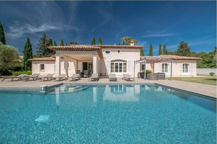 Villa pour 8 personnes, avec jardin et terrasse à Puget-sur-Argens
