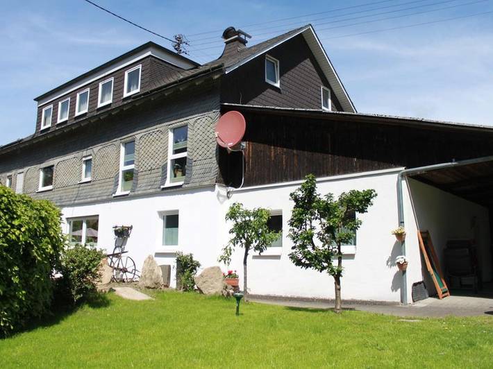 Geheel appartement, Appartement '2 Bergblick, 60m²' met bergzicht, gemeenschappelijke tuin en wifi in Lennestadt, Sauerland