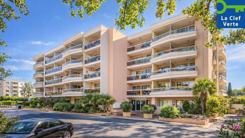 Appart’hôtel pour 4 personnes, avec Balcon et Terrasse à Sainte-Maxime