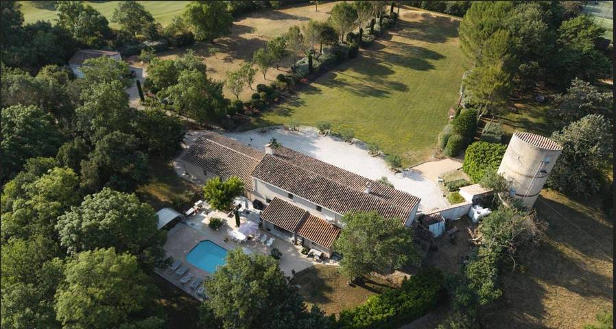 Maison d’hôte pour 4 personnes, avec vue et jardin ainsi que piscine et terrasse