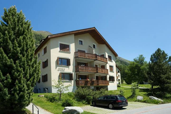 Ferienwohnung für 2 Personen, mit Garten und Balkon in Pontresina