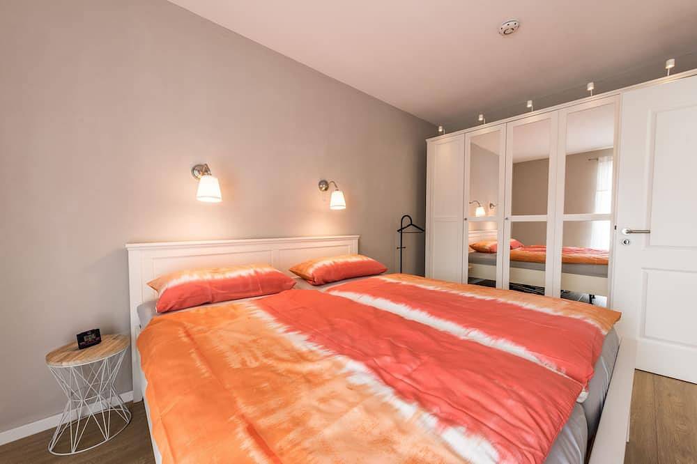 Ganze Wohnung, Ferienwohnung 61 qm, 1 Schlafzimmer und Balkon mit Blick auf den Kurpark in Bad Aibling, Landkreis Rosenheim