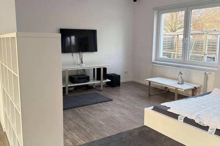 Ganze Wohnung, Modernes Gästehaus 70 m² zur S-Bahn 3 min in Ricklingen, Hannover