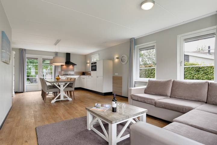 Bungalow für 6 Personen, mit Balkon/Terrasse und Terrasse sowie Sauna in Burgh-Haamstede