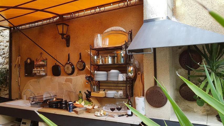 Location de vacances pour 6 personnes, avec terrasse et piscine à Gensac - 2