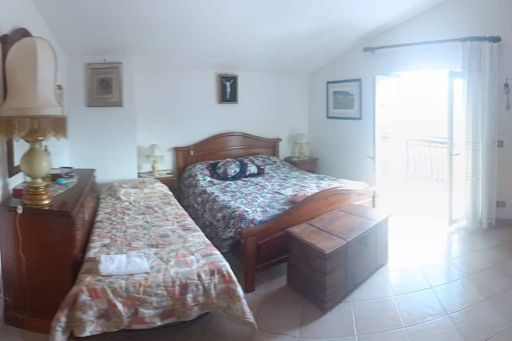 Blick Auf Das Anene-Tal Vor Den Simbruini-Bergen in Jenne, Latium